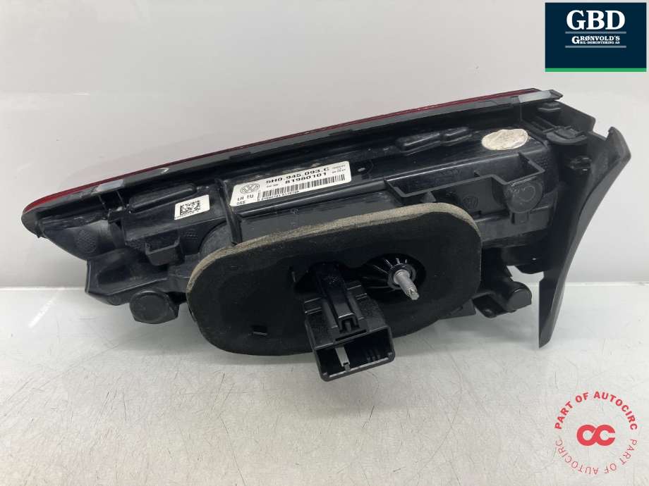 Baklykt venstre indre til VW Golf VIII 2020-->>  (5H0 945 093 C|81980101|)