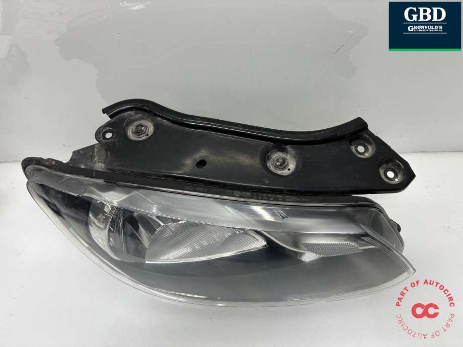 Frontlykt høyre halogen til VW Caddy 2010-2015 (Type III, Fase 2)  (2K5 941 006 A|)