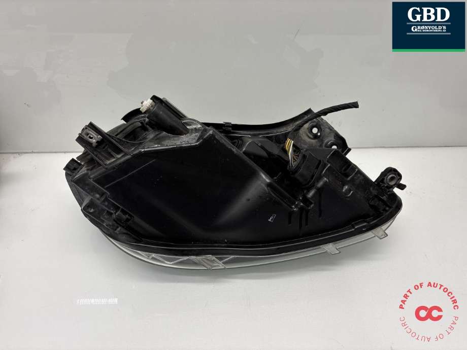 Frontlykt venstre halogen til VW Caddy 2010-2015 (Type III, Fase 2)  (2K5 941 005 A|)