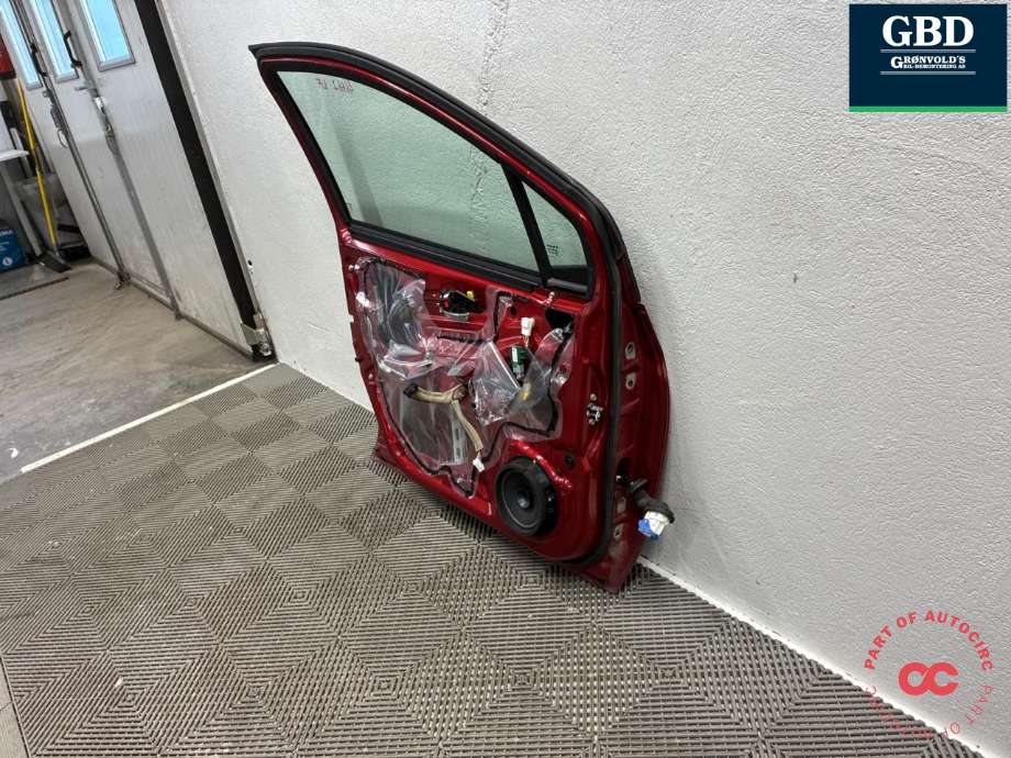 Dør venstre foran til Suzuki SX4 S-CROSS 2013-->> (Type II) (68002-63T00-000|)