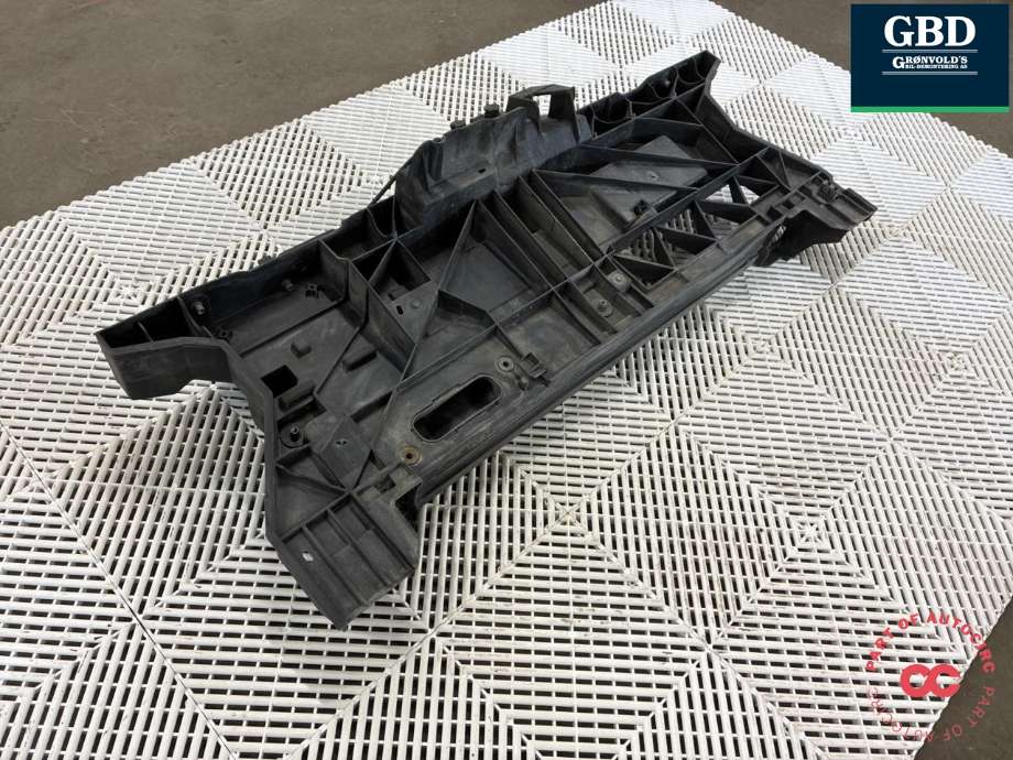 Frontplate til Toyota Proace 2016-->> (Type II)  (SU001B5045|SU001A4111|)