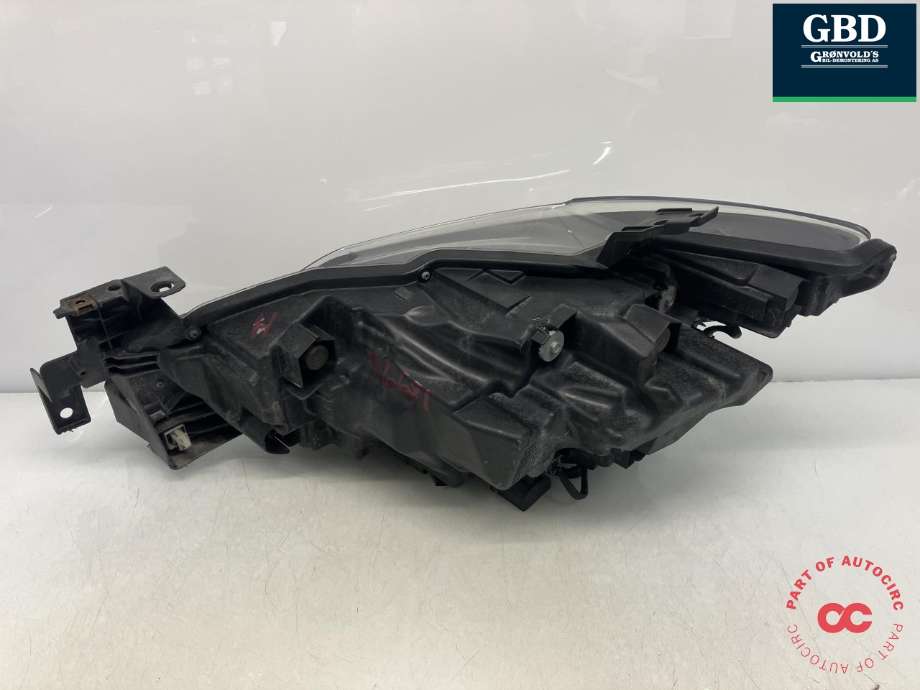 Frontlykt høyre halogen til Mazda 6 2015-2018 (Type III, Fase 2)  (GMH351031F|)