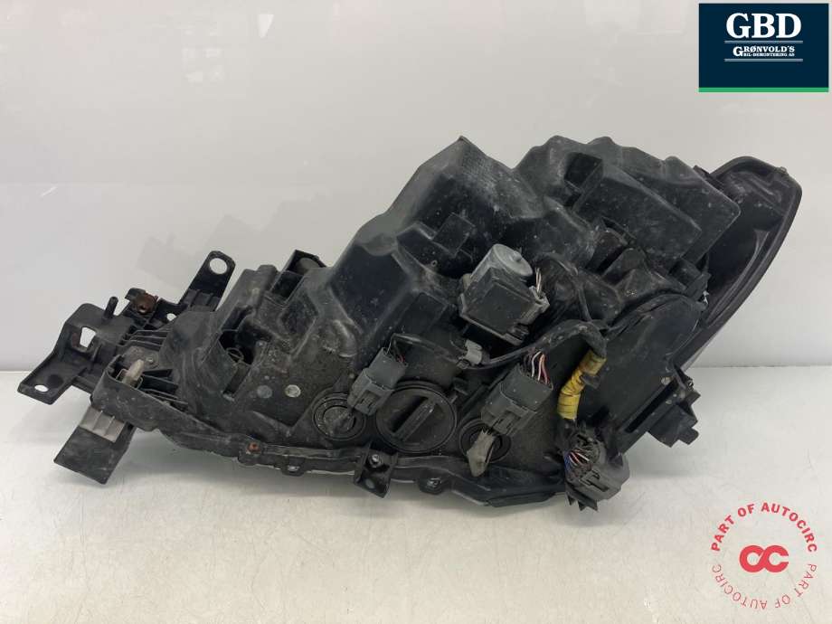 Frontlykt høyre halogen til Mazda 6 2015-2018 (Type III, Fase 2)  (GMH351031F|)