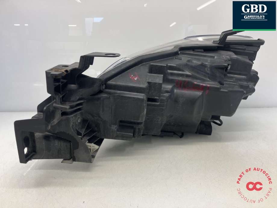 Frontlykt høyre halogen til Mazda 6 2015-2018 (Type III, Fase 2)  (GMH351031F|)