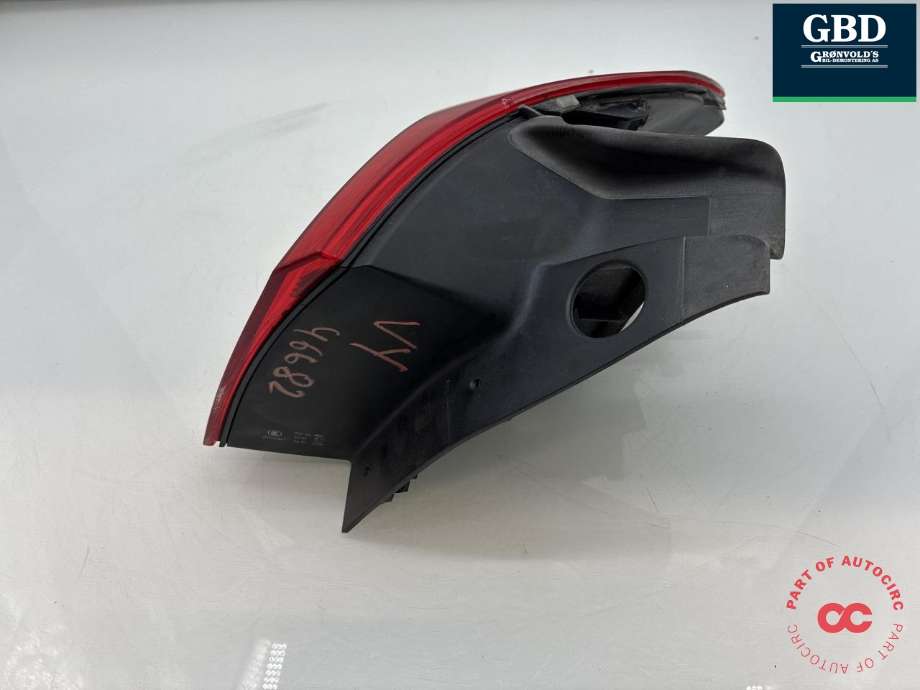 Baklykt venstre ytre til VW Passat 2015-2019 (Fase 1) (B8) (B8) (3G9 945 095 D|)
