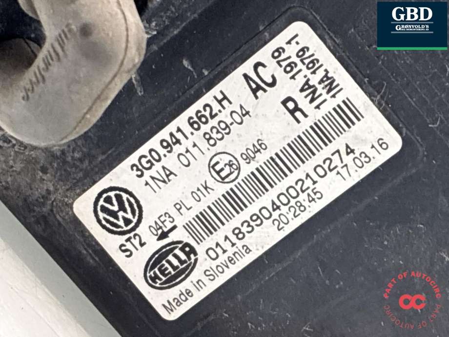 Tåkelykt høyre foran til VW Passat 2015-2019 (Fase 1) (B8) (B8) (3G0 941 662 L|3G0 941 662 H|)
