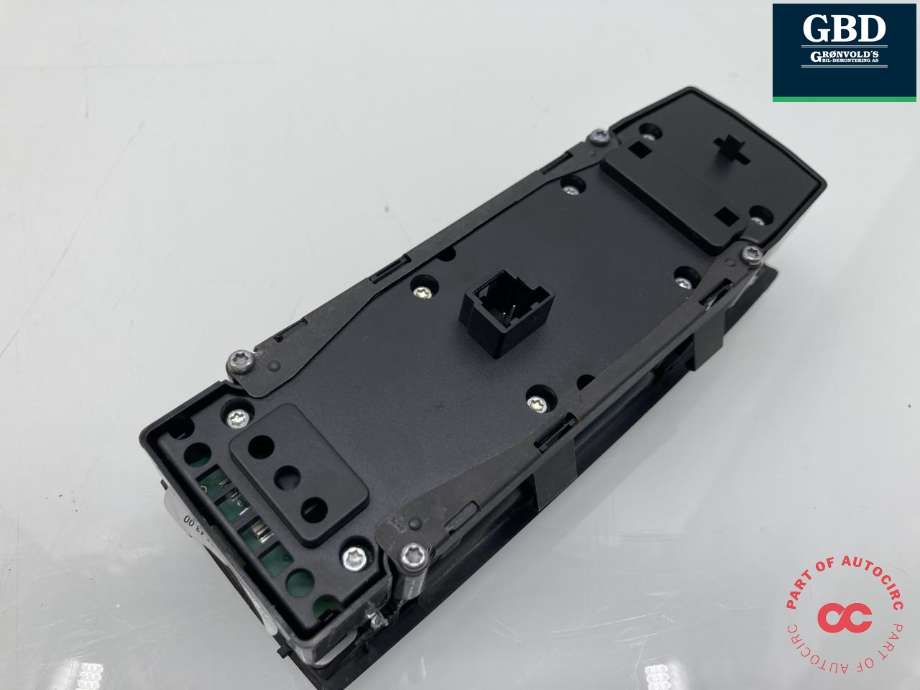 Bryter ruteheis førerdørspanel til Mercedes GLA 2014-2020 (X156) (X156) (A 166 905 43 00 9107|DCA166 905 43 00|)