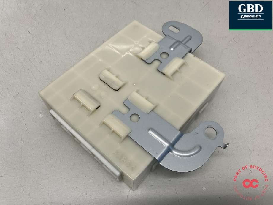 Styreenhet comfort (BCM) til Toyota Land Cruiser 120 2002-2009  (DENSO|8865060682|88650-60682|177600-3100)