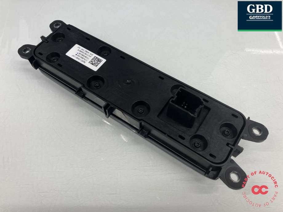 Bilstereo betjeningspanel til Ford Explorer EV 2024-->>  (2822075|R2KT-18K811-AF|11N 925 200)