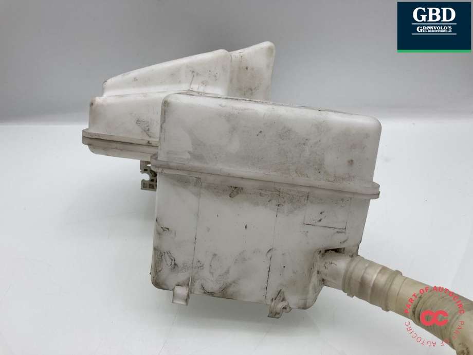 Spylertank foran til VW Caddy 2010-2015 (Type III, Fase 2) (1T0 955 453 E|)