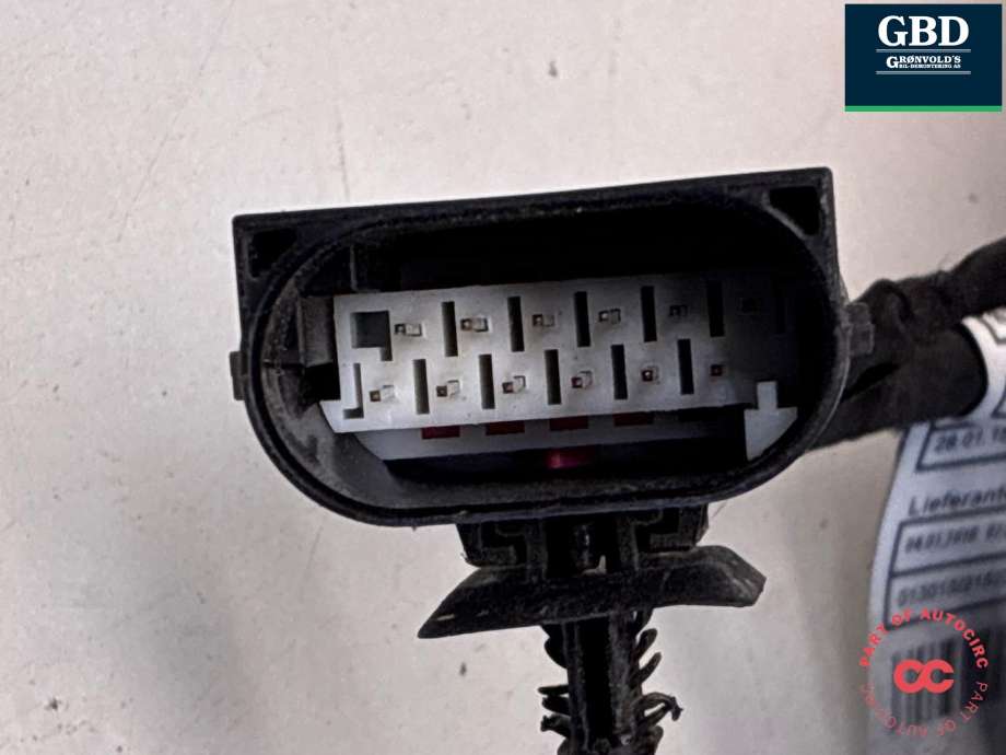 Batterilader inntak/luke til BMW 3-Serie 2012-2018 (F30/F31/F34) (F30/F31/F34) (61 12 6 824 111|)