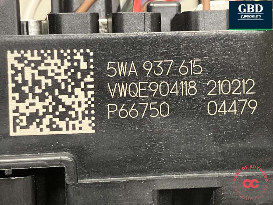 Sikringsboks til VW Golf VIII 2020-->>  (5WA 937 125 B|5WA 937 615|)