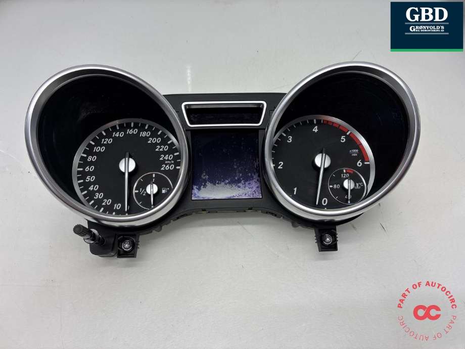 Instrumentpanel til Mercedes ML, 2011-2015 (Fase 1) (W166) (W166) (A 166 900 89 16)