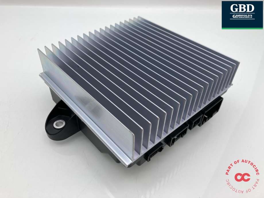 Bilstereo forsterker til Tesla Model Y, 2024-->> (Type II)  (2065912-20-A)