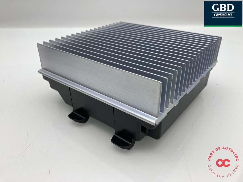 Bilstereo forsterker til Tesla Model Y 2024-->> (Type II)  (2065912-20-A|2065912-10-A|)