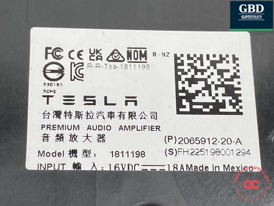 Bilstereo forsterker til Tesla Model Y 2024-->> (Type II)  (2065912-20-A|2065912-10-A|)