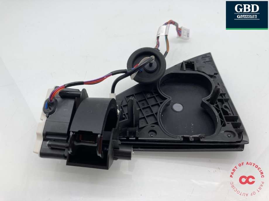 Ladeluke karosseri elbil til Tesla Model Y 2024-->> (Type II)  (2029539-00-C|2029539-00-B|2029539-10-B)