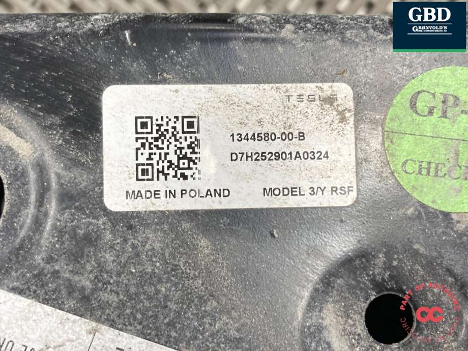 Travers bak til Tesla Model Y 2024-->> (Type II)  (1344580-00-B|1344580-10-A|)