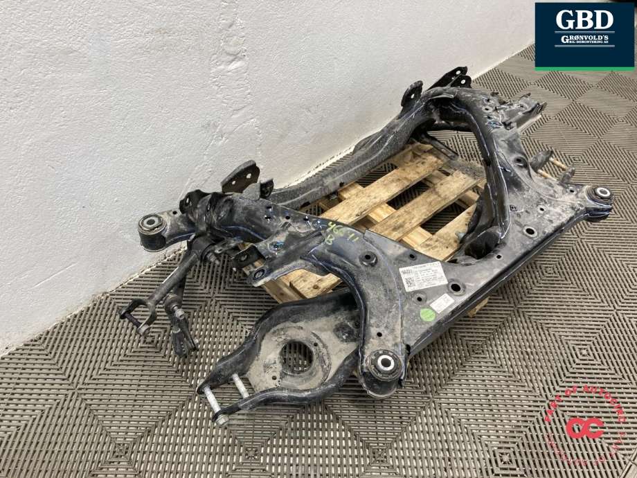 Travers bak til Tesla Model Y 2024-->> (Type II)  (1344580-00-B|1344580-10-A|)
