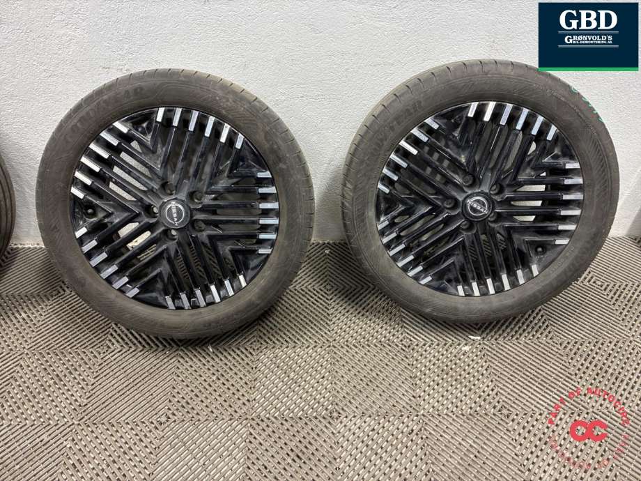 Hjulsett aluminium sommer til Nissan Leaf 2018-->> (Type II) (GOODYEAR EFFICIENT GRIP|215/50 R17 91V 2023|17X6 1/2 J. ET IKKE SYNLIG|4/5 MM)