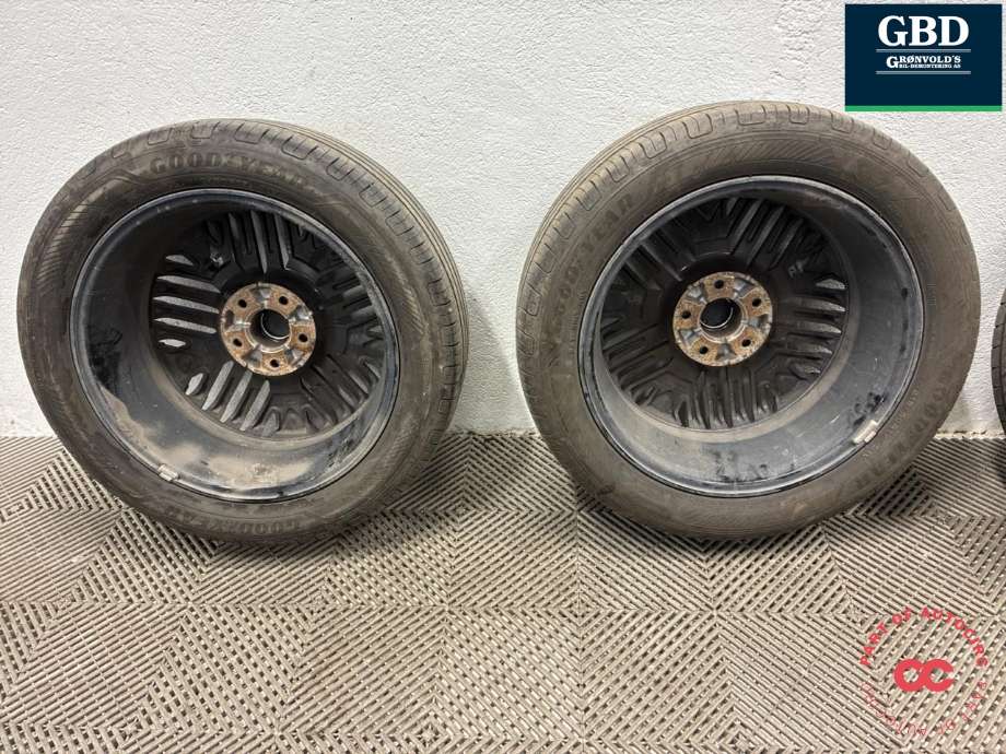 Hjulsett aluminium sommer til Nissan Leaf 2018-->> (Type II) (GOODYEAR EFFICIENT GRIP|215/50 R17 91V 2023|17X6 1/2 J. ET IKKE SYNLIG|4/5 MM)