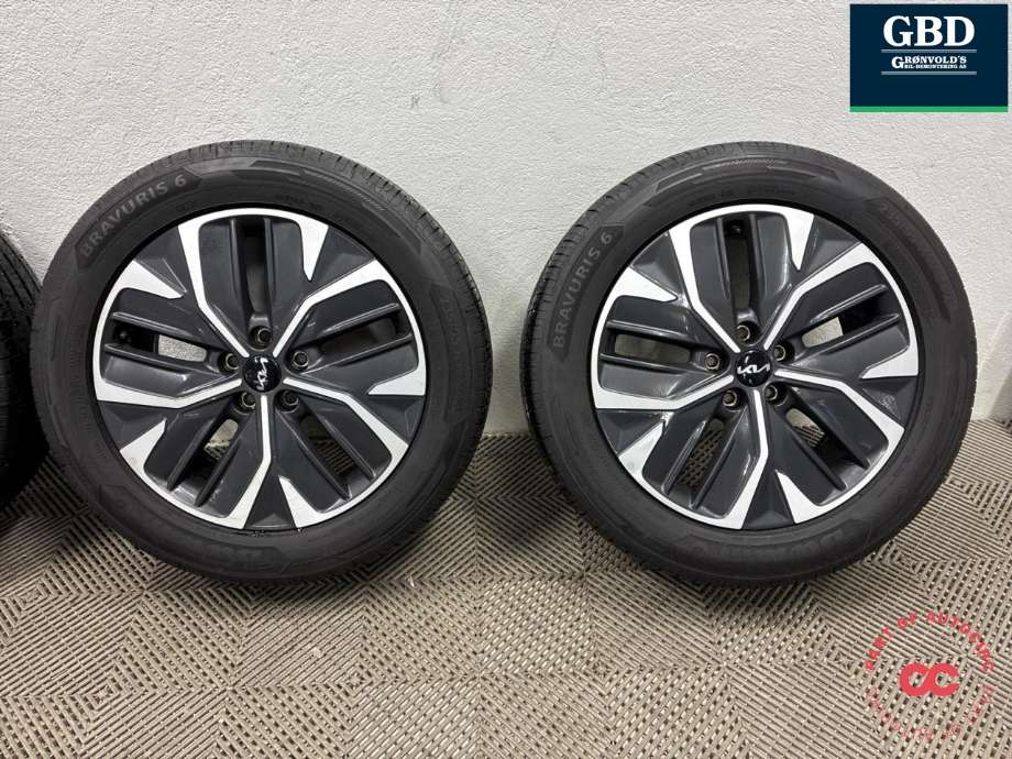 Hjulsett aluminium sommer til Kia EV6 2021-->> (BARUM BRAVURIS 6|235/55 R 19V XL 2025|7.5J X 19H2 ET 54.5|5|5/6 MM)
