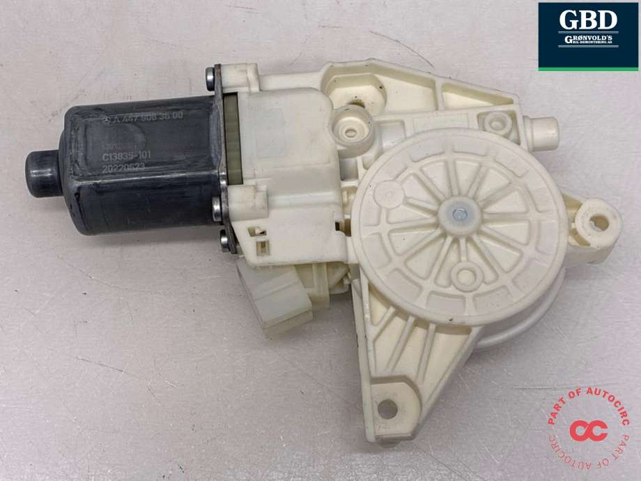 Ruteheis, kun motor, høyre foran til Mercedes Vito 2014-->> (W447) (W447) (A 447 906 36 00|)