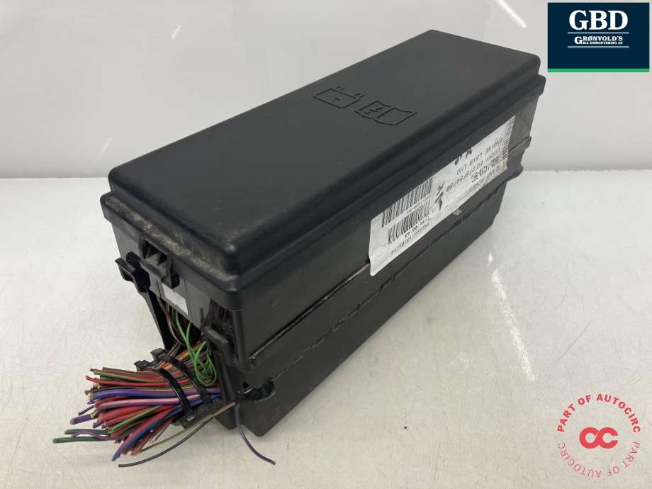 Sikringsboks motorrom til Land Rover Discovery 2009-2017 (Type IV)  (LR014265|AH2214A076AA|)