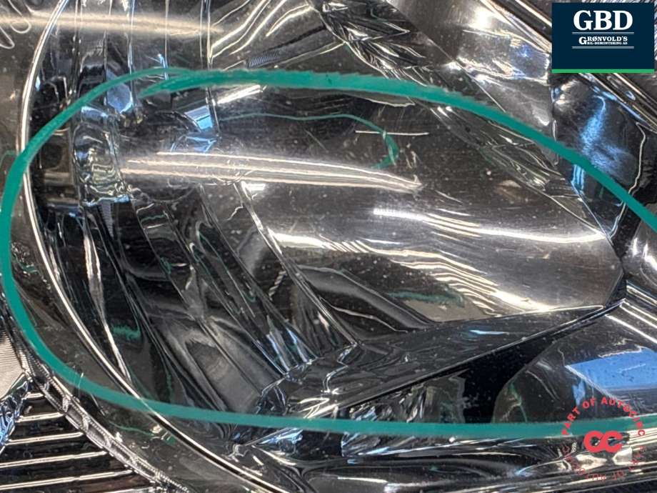 Frontlykt høyre halogen til Toyota Corolla 2007-2013 (8113012A60|)