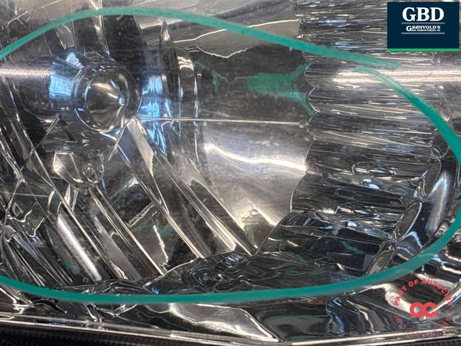 Frontlykt høyre halogen til Toyota Corolla 2007-2013 (8113012A60|)