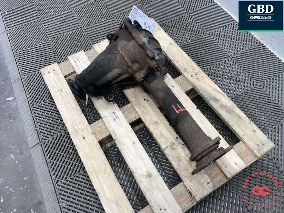 Kardang klokke foran til Toyota Hiace 2007-2012 (Fase 3) (4111026570|)