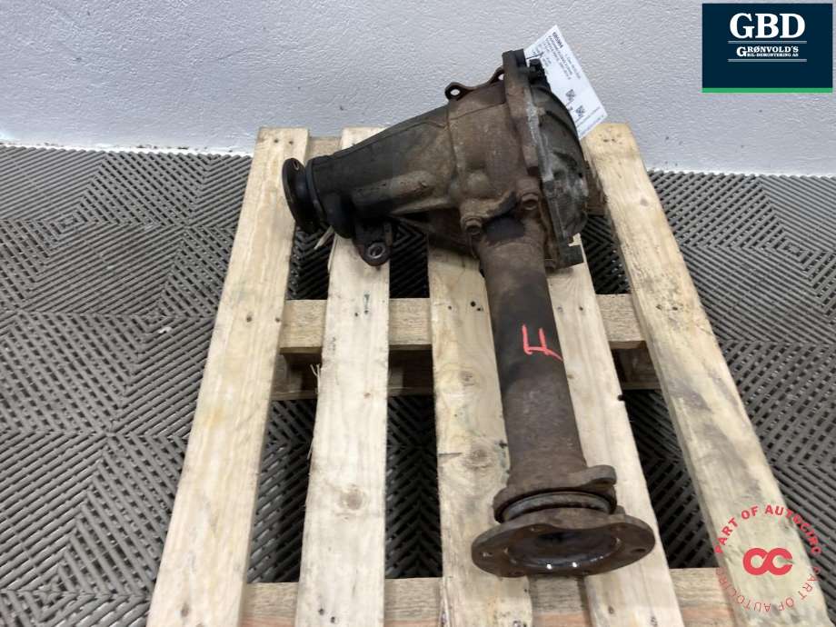 Kardang klokke foran til Toyota Hiace 2007-2012 (Fase 3) (4111026570|)