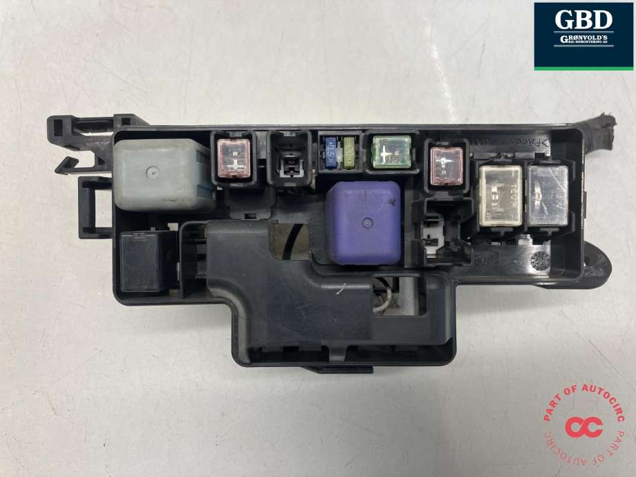 Sikringsboks motorrom til Toyota Hiace 2007-2012 (Fase 3) (8274526010|)