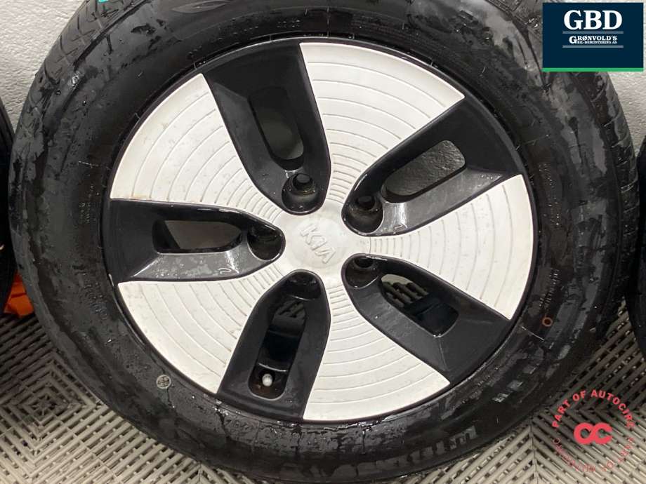Hjulsett aluminium sommer til Kia Soul 2014-2019 (Type II)  (WINDRORCE CATCHRORS H\P|205\60\R16|PROD 2023 6MM|ET47 16X6.5J)