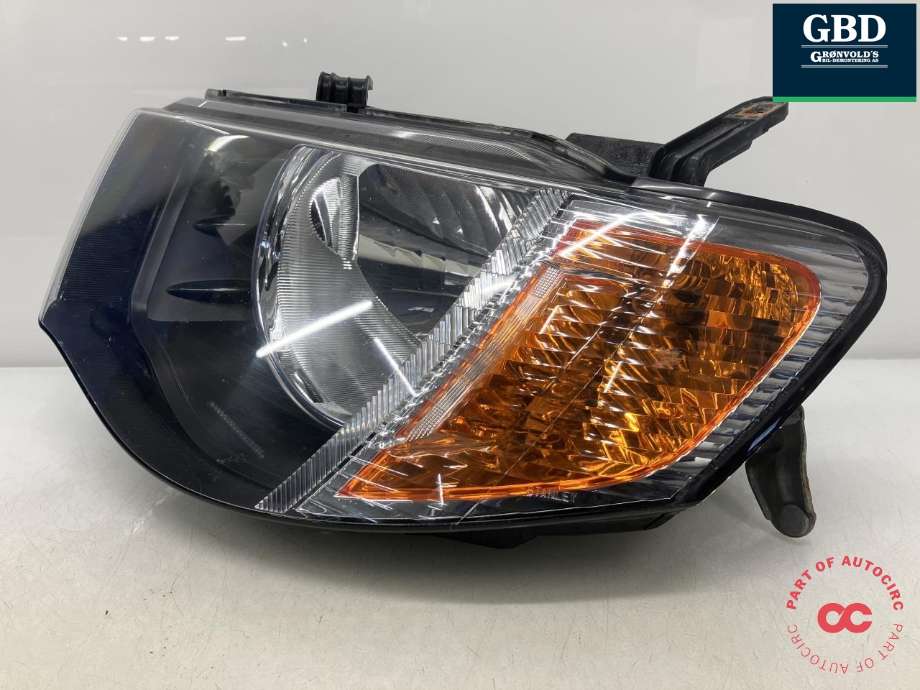 Frontlykt venstre halogen til Mitsubishi L200 2006-2015 (Type IV) (8301A691|)