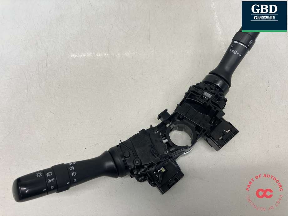 Bryter combi til Toyota Hilux 2012-2016  (846520K061|8414052171|52171-17F664| 0K061-17F555)