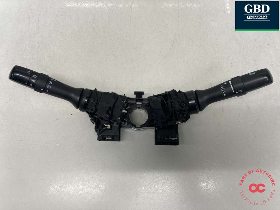 Bryter combi til Toyota Hilux 2012-2016  (846520K061|8414052171|52171-17F664| 0K061-17F555)