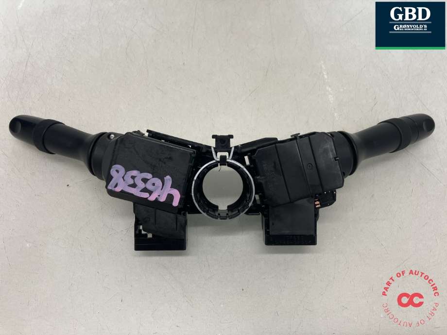 Bryter combi til Toyota Hilux 2012-2016  (846520K061|8414052171|52171-17F664| 0K061-17F555)
