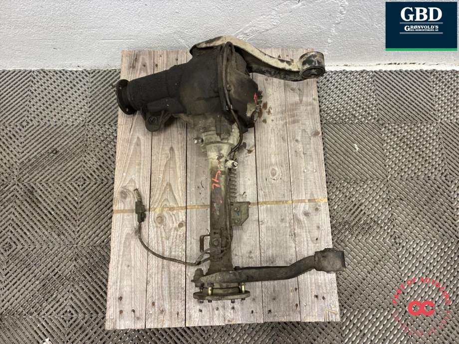 Kardang klokke foran til Mitsubishi L200 2006-2015 (Type IV) (3541A017|)