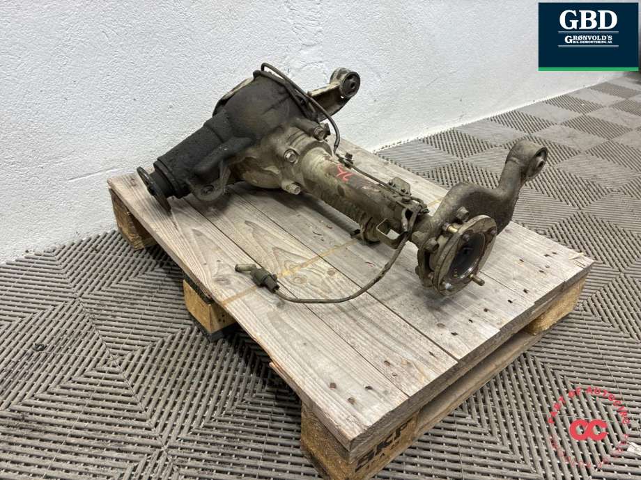 Kardang klokke foran til Mitsubishi L200 2006-2015 (Type IV) (3541A017|)