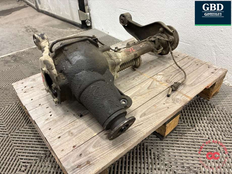 Kardang klokke foran til Mitsubishi L200 2006-2015 (Type IV) (3541A017|)