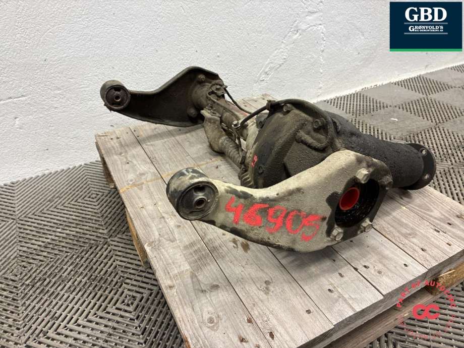 Kardang klokke foran til Mitsubishi L200 2006-2015 (Type IV) (3541A017|)