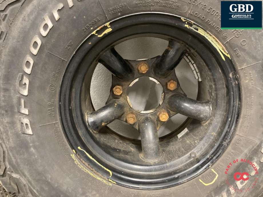 Hjulsett stål sommer til Land Rover Defender 1987-2006  (BF GOODRICH|ALL TERRAIN T/A 35X12.50R15LT|DEKK PROD 2017. RESERVHJUL PROD 2002|4.6/7/5/7 MM DYBDE. FELG ET OG BREDDE IKKE SYNLIG)