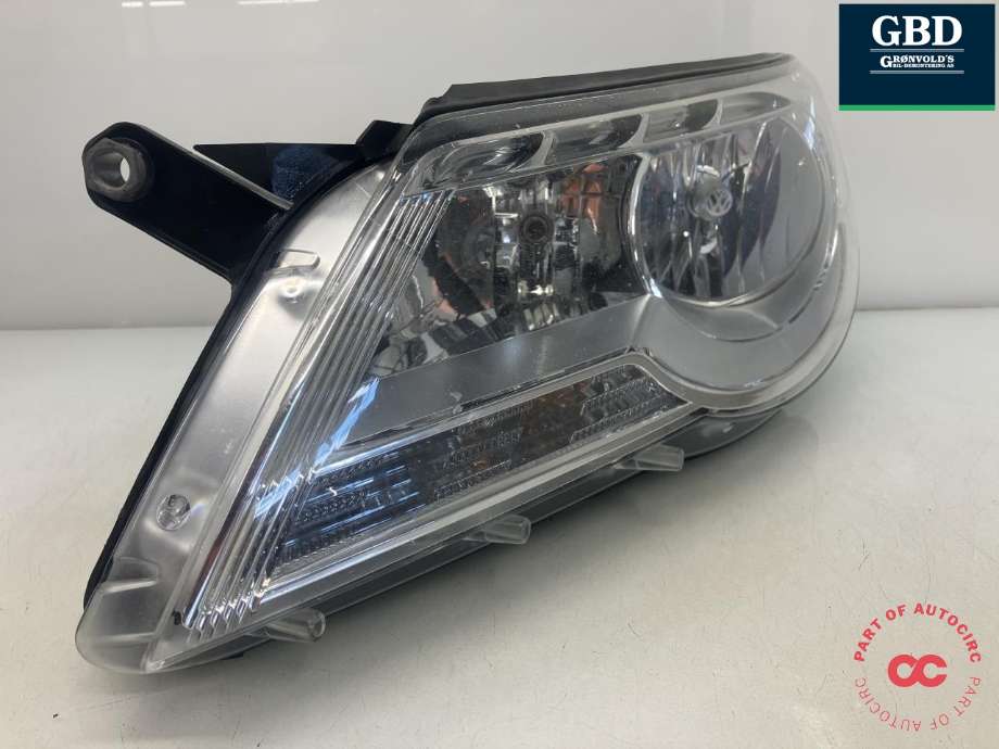 Frontlykt venstre halogen til VW Tiguan 2007-2011 (Type I, Fase 1)  (HELLA|5N1 941 031 AB|1ED 247 038-01|)