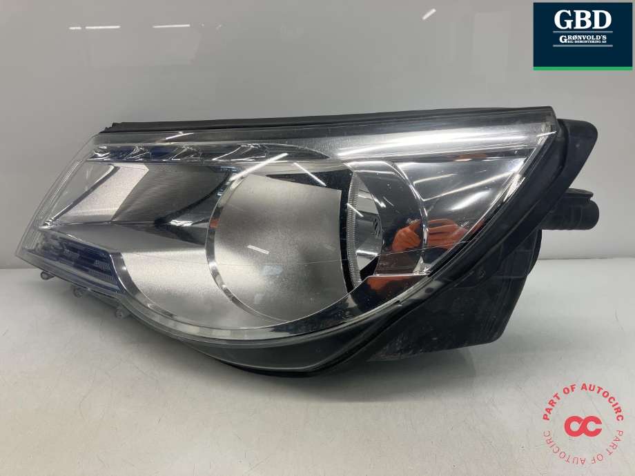 Frontlykt venstre halogen til VW Tiguan 2007-2011 (Type I, Fase 1)  (HELLA|5N1 941 031 AB|1ED 247 038-01|)
