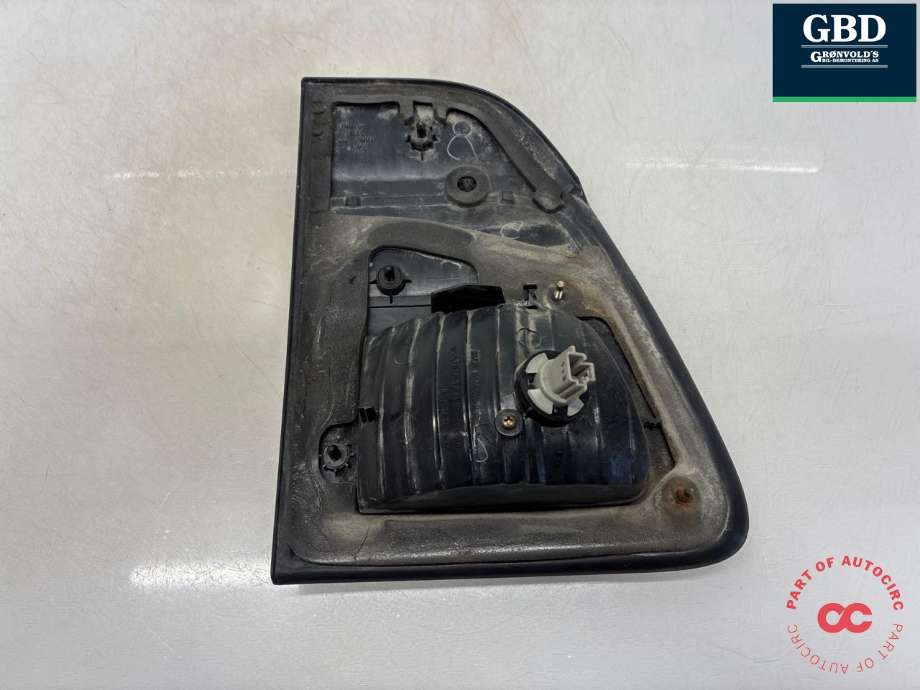 Baklykt høyre indre til Toyota Land Cruiser 100 1998-2007  (8158060030|)