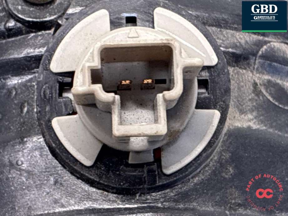 Baklykt høyre indre til Toyota Land Cruiser 100 1998-2007  (8158060030|)