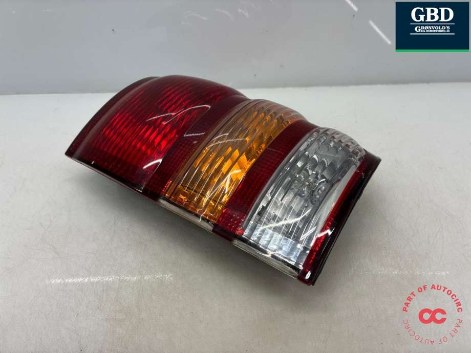 Baklykt venstre ytre til Toyota Land Cruiser 100 1998-2007 (8156060480|)