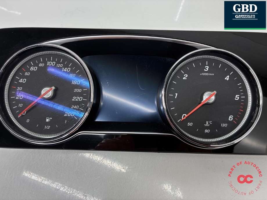Instrumentpanel til Mercedes E-Klasse 2016-2023 (W213) (W213) (A 213 900 08 17|A 213 900 01 10|)