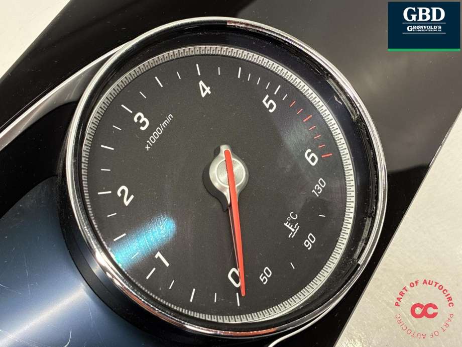 Instrumentpanel til Mercedes E-Klasse 2016-2023 (W213) (W213) (A 213 900 08 17|A 213 900 01 10|)